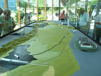 Reschensee - Kirchturm Vitrine Inhalt