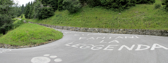Monte Zoncolan - Westrampe unten Giro Schriftzüge Pano